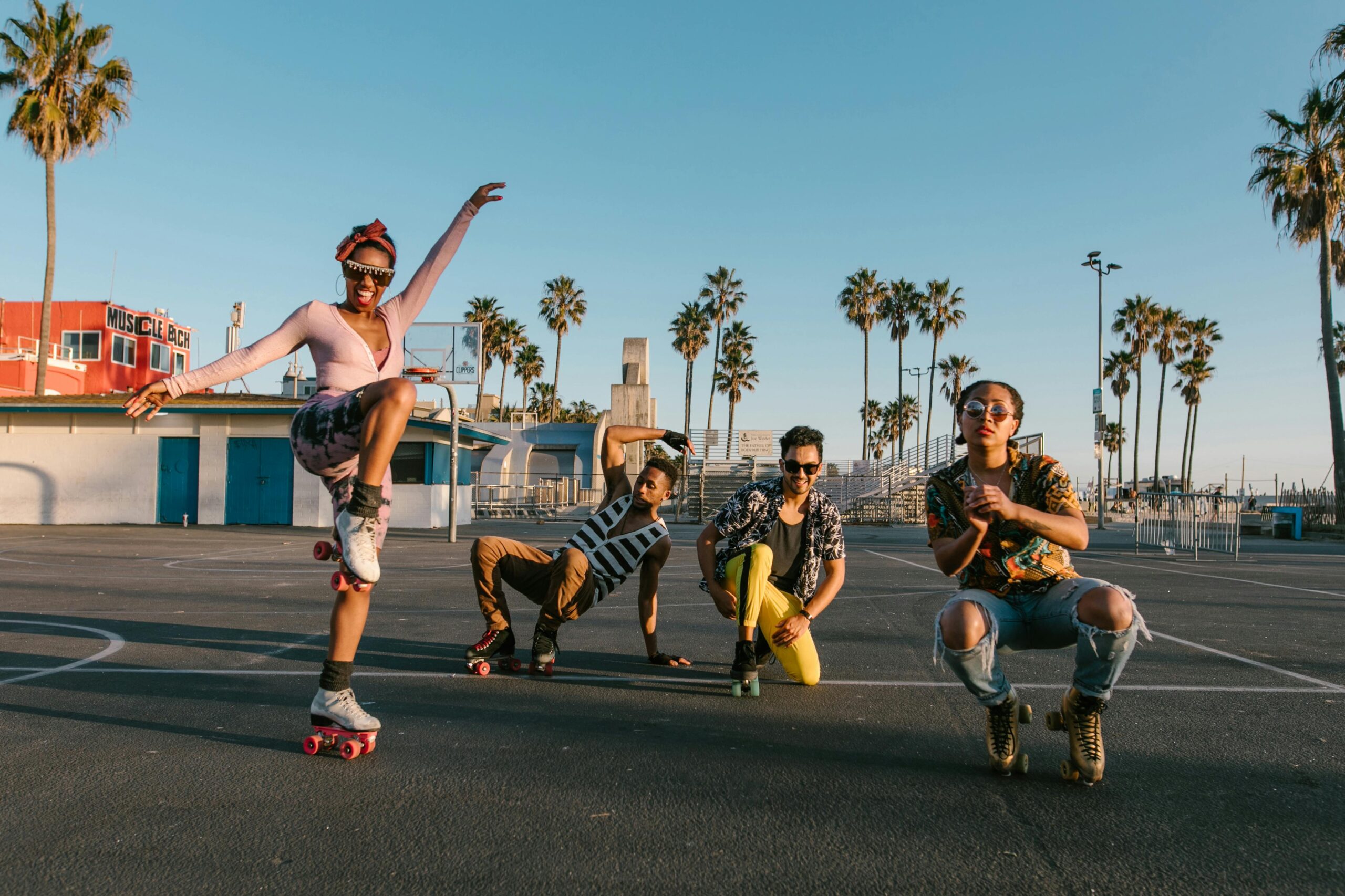 Venice Beach Los Angeles Street Ocean Friends pexels-rdne